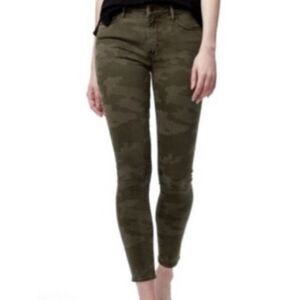 Social Standard By Sanctuary High Rise Skinny Jeans Green Camo Size 12/31